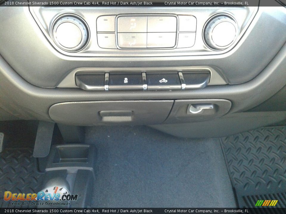 2018 Chevrolet Silverado 1500 Custom Crew Cab 4x4 Red Hot / Dark Ash/Jet Black Photo #16