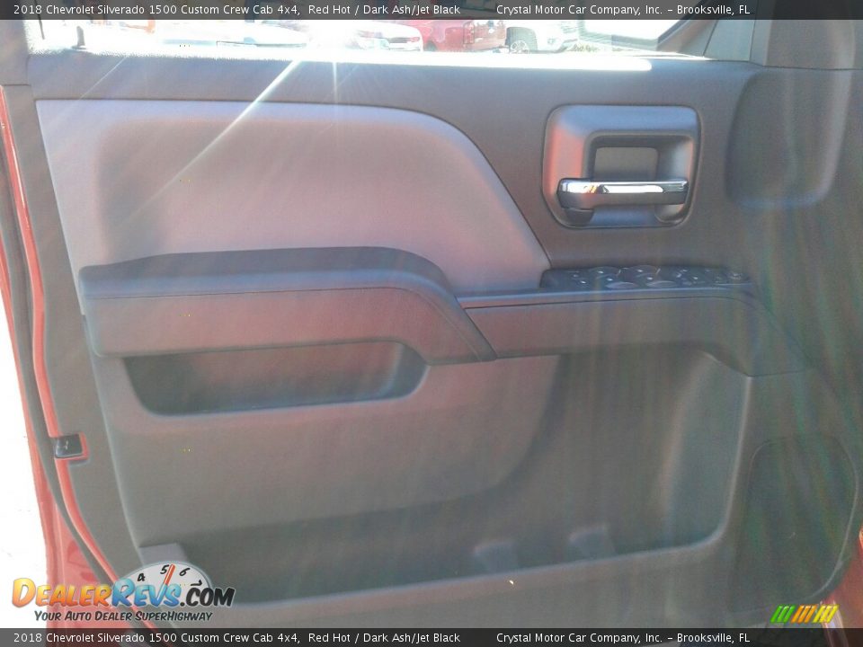 2018 Chevrolet Silverado 1500 Custom Crew Cab 4x4 Red Hot / Dark Ash/Jet Black Photo #17