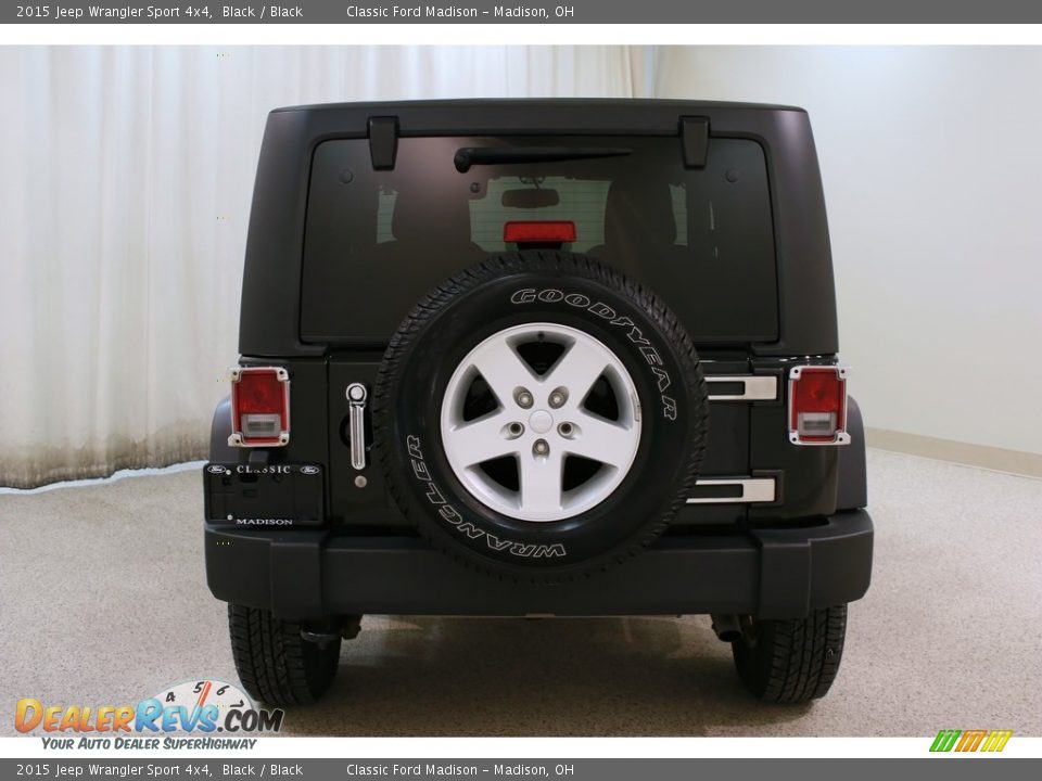 2015 Jeep Wrangler Sport 4x4 Black / Black Photo #17