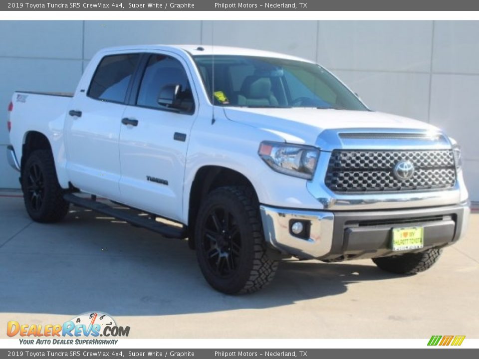 2019 Toyota Tundra SR5 CrewMax 4x4 Super White / Graphite Photo #2