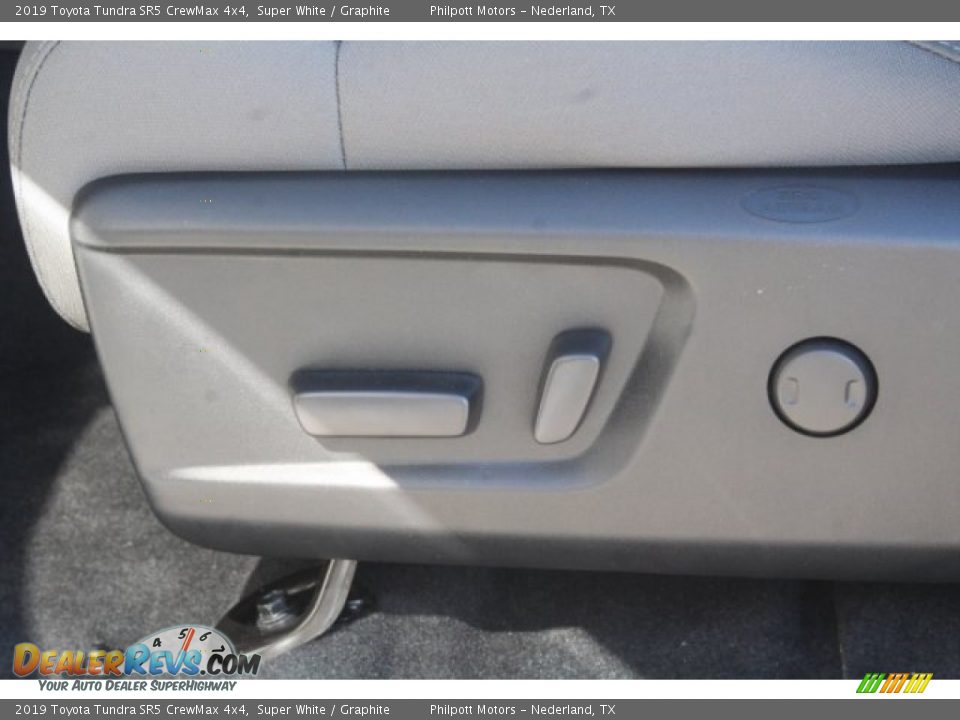 2019 Toyota Tundra SR5 CrewMax 4x4 Super White / Graphite Photo #11