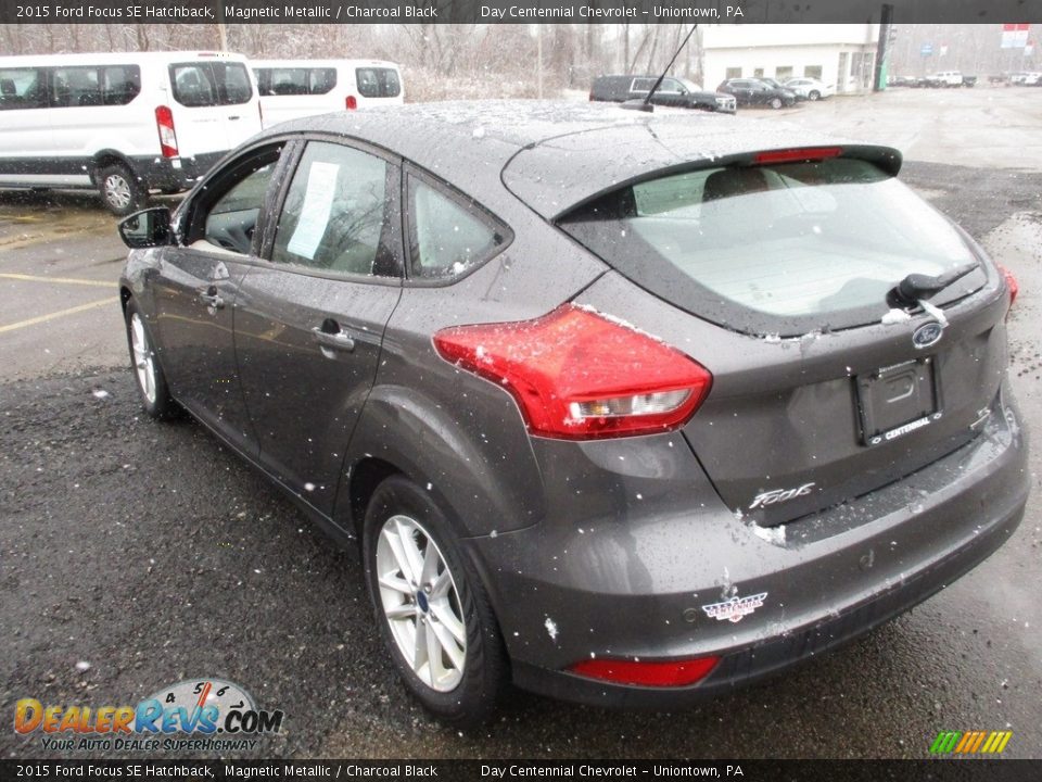 2015 Ford Focus SE Hatchback Magnetic Metallic / Charcoal Black Photo #6