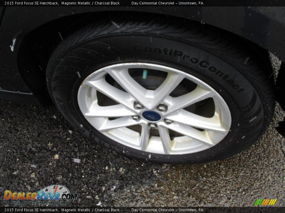 2015 Ford Focus SE Hatchback Magnetic Metallic / Charcoal Black Photo #7