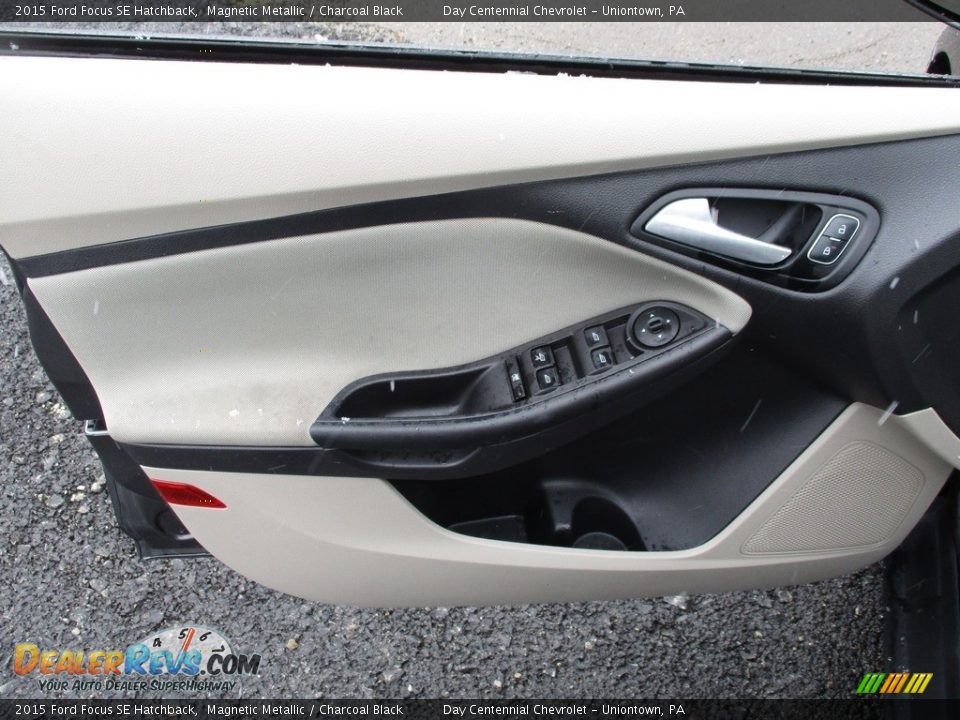 2015 Ford Focus SE Hatchback Magnetic Metallic / Charcoal Black Photo #17