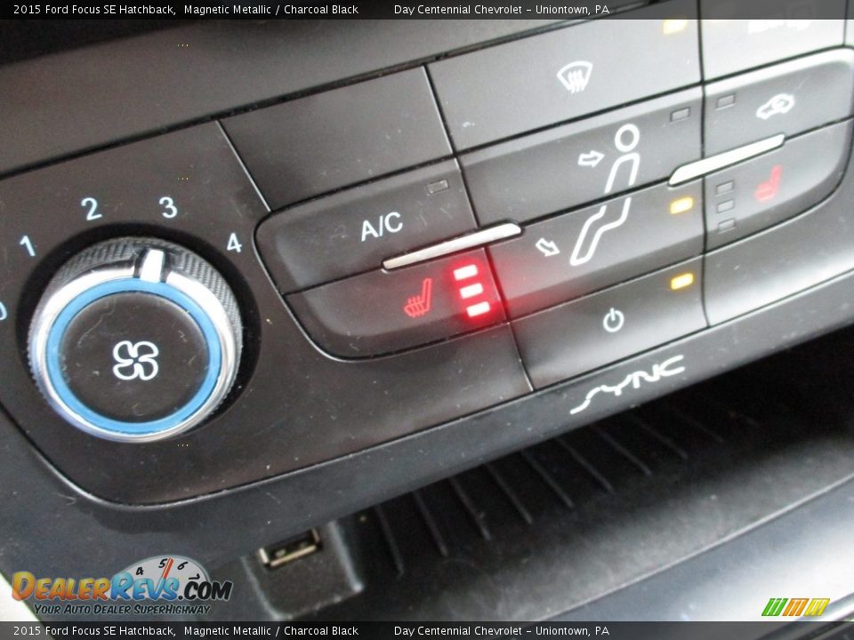 2015 Ford Focus SE Hatchback Magnetic Metallic / Charcoal Black Photo #26