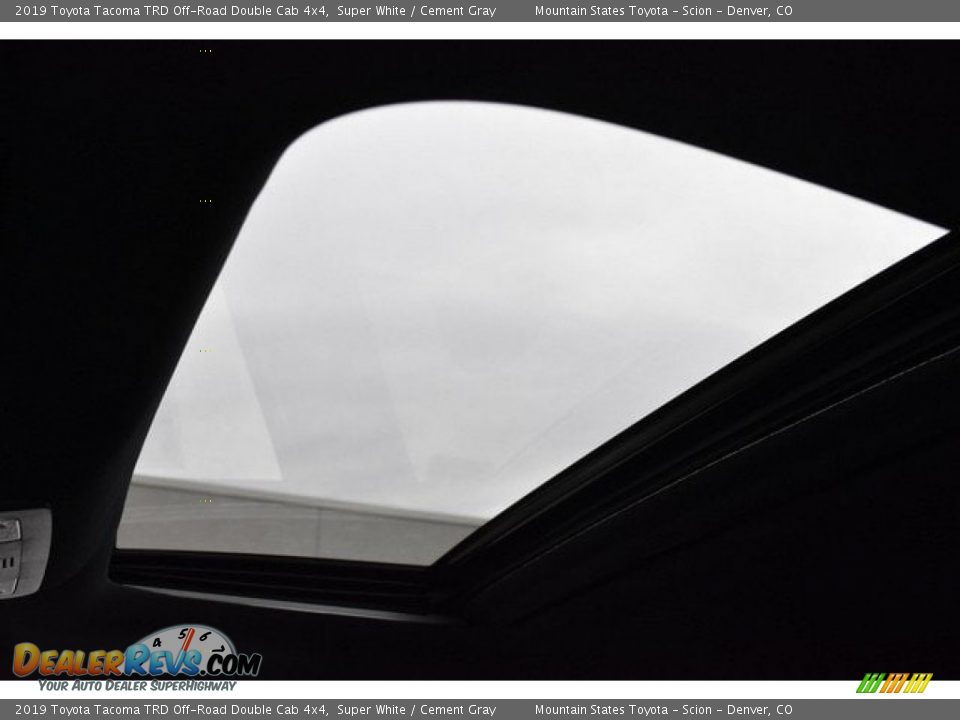 2019 Toyota Tacoma TRD Off-Road Double Cab 4x4 Super White / Cement Gray Photo #9