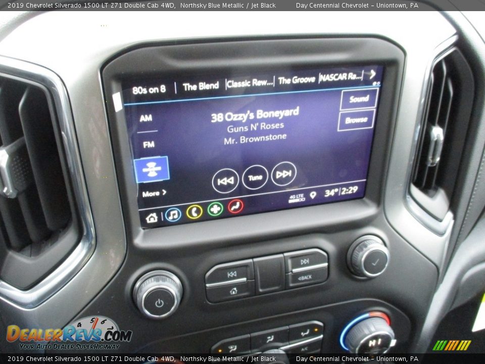 Controls of 2019 Chevrolet Silverado 1500 LT Z71 Double Cab 4WD Photo #15