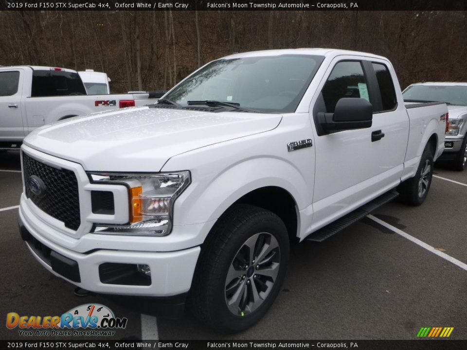 Front 3/4 View of 2019 Ford F150 STX SuperCab 4x4 Photo #2
