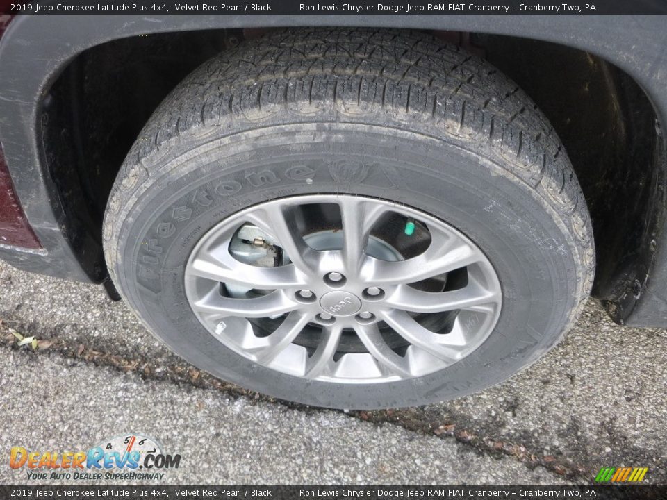 2019 Jeep Cherokee Latitude Plus 4x4 Velvet Red Pearl / Black Photo #2