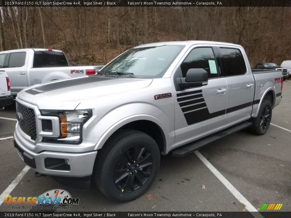 Front 3/4 View of 2019 Ford F150 XLT Sport SuperCrew 4x4 Photo #2