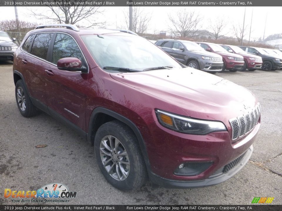 2019 Jeep Cherokee Latitude Plus 4x4 Velvet Red Pearl / Black Photo #7