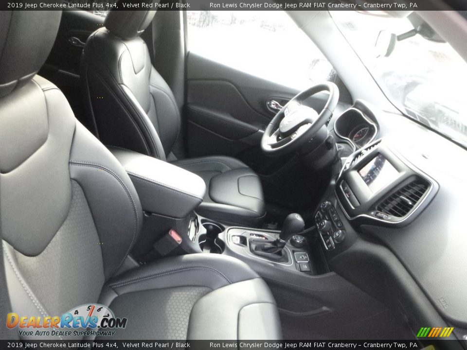 2019 Jeep Cherokee Latitude Plus 4x4 Velvet Red Pearl / Black Photo #9