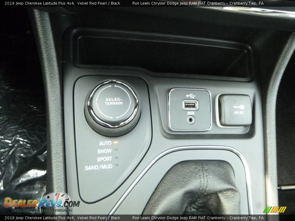 2019 Jeep Cherokee Latitude Plus 4x4 Velvet Red Pearl / Black Photo #20