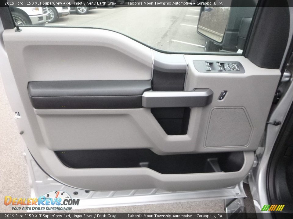 Door Panel of 2019 Ford F150 XLT SuperCrew 4x4 Photo #10