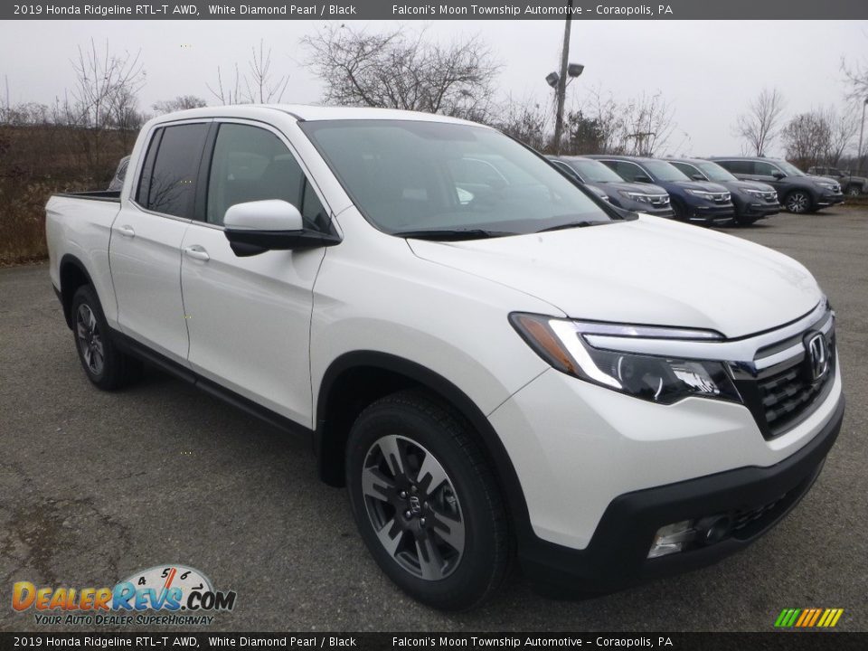 Front 3/4 View of 2019 Honda Ridgeline RTL-T AWD Photo #5