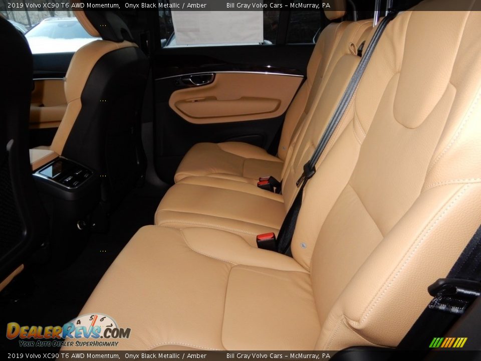 2019 Volvo XC90 T6 AWD Momentum Onyx Black Metallic / Amber Photo #8