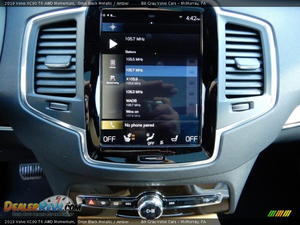 2019 Volvo XC90 T6 AWD Momentum Onyx Black Metallic / Amber Photo #15
