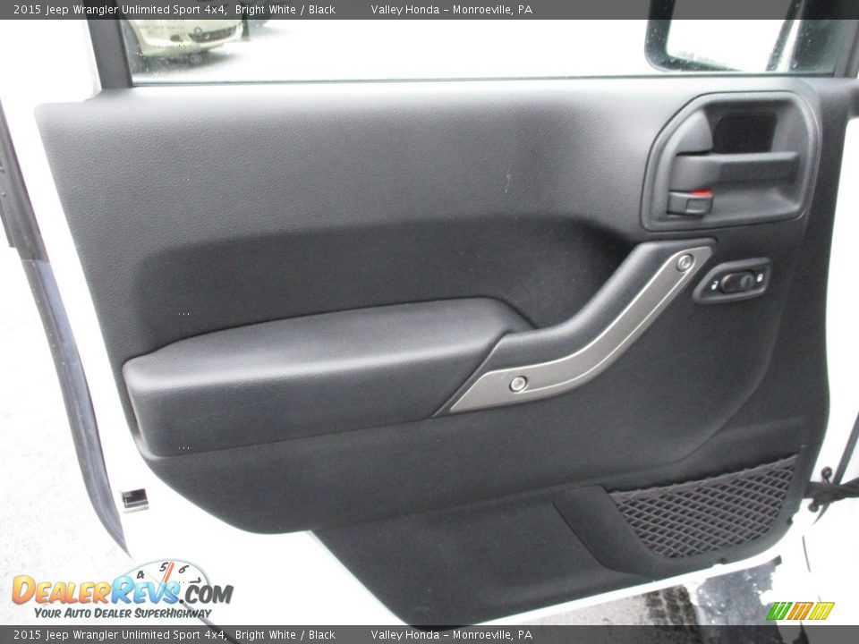 2015 Jeep Wrangler Unlimited Sport 4x4 Bright White / Black Photo #11