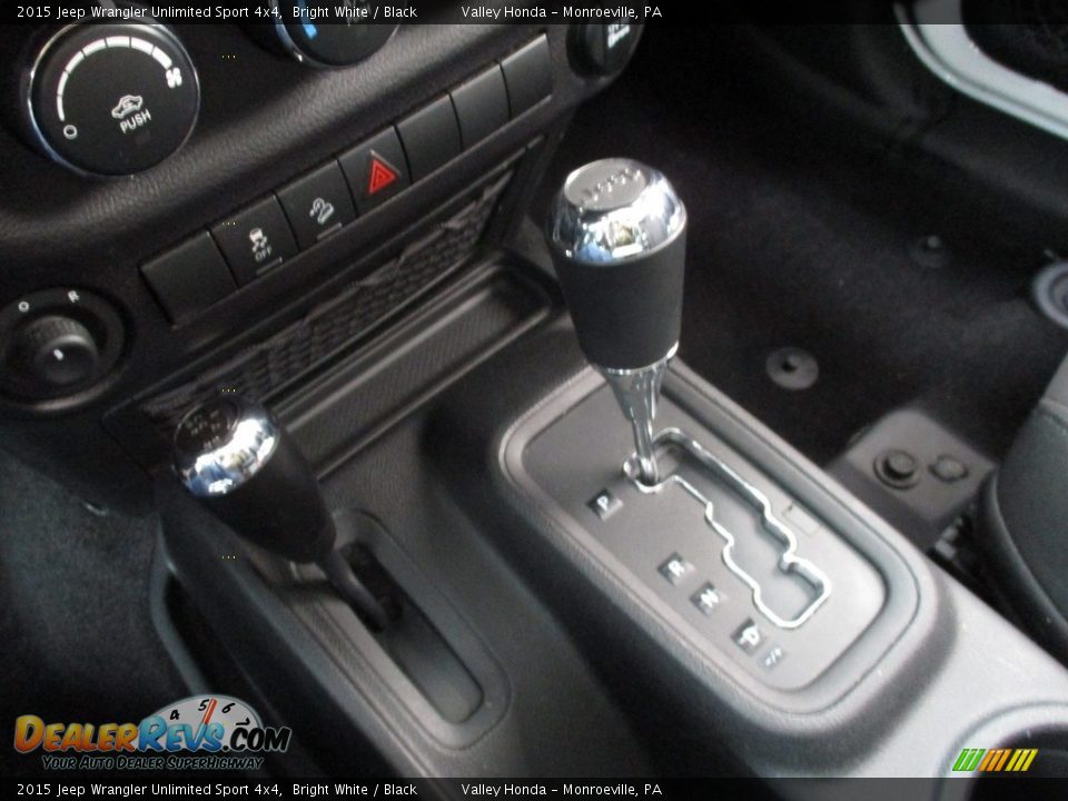 2015 Jeep Wrangler Unlimited Sport 4x4 Bright White / Black Photo #15