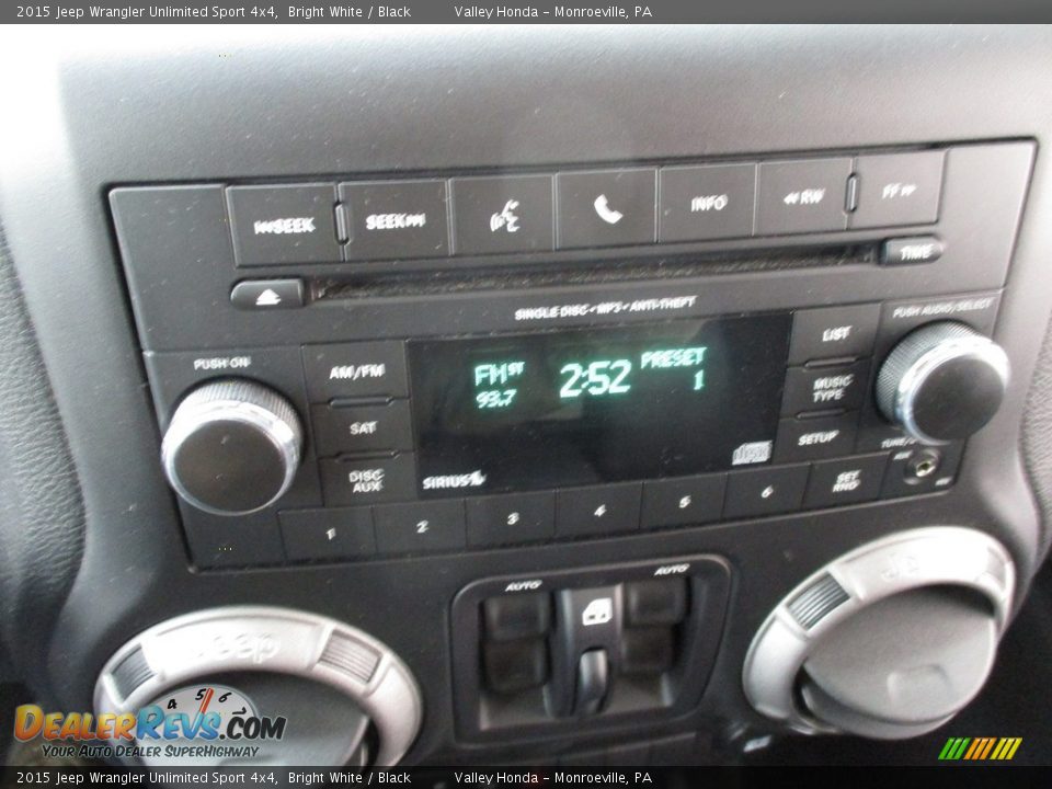 2015 Jeep Wrangler Unlimited Sport 4x4 Bright White / Black Photo #16