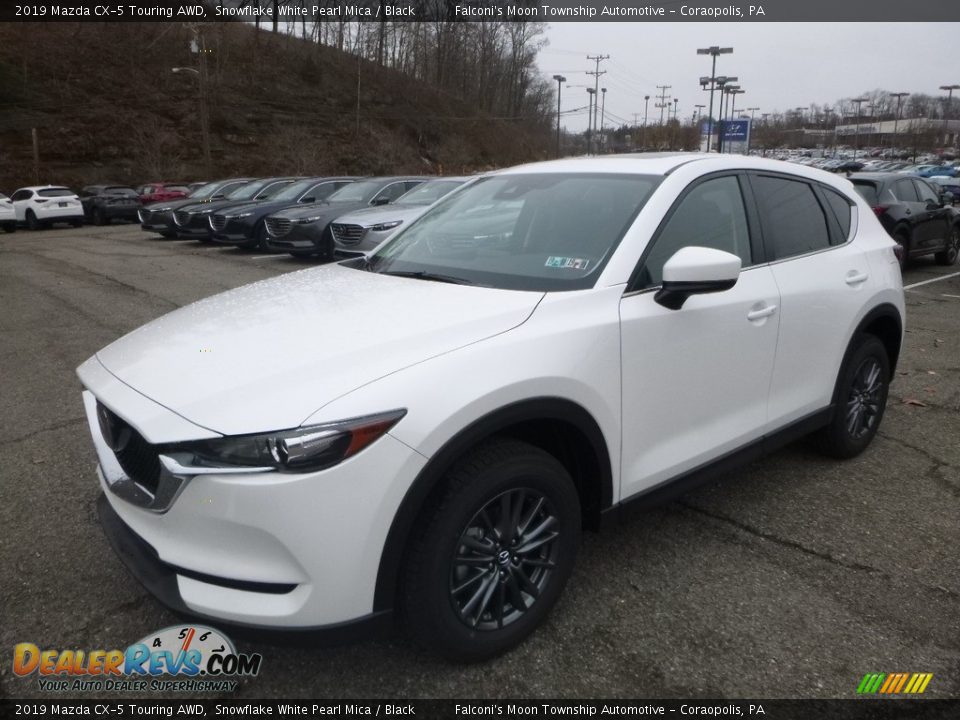 Front 3/4 View of 2019 Mazda CX-5 Touring AWD Photo #5