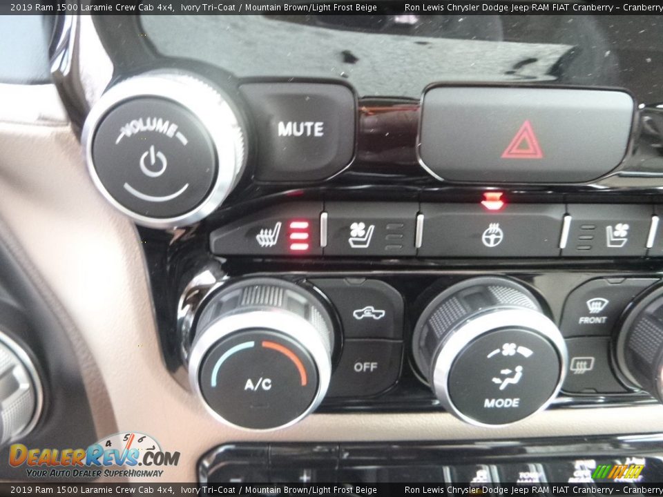 2019 Ram 1500 Laramie Crew Cab 4x4 Ivory Tri–Coat / Mountain Brown/Light Frost Beige Photo #18