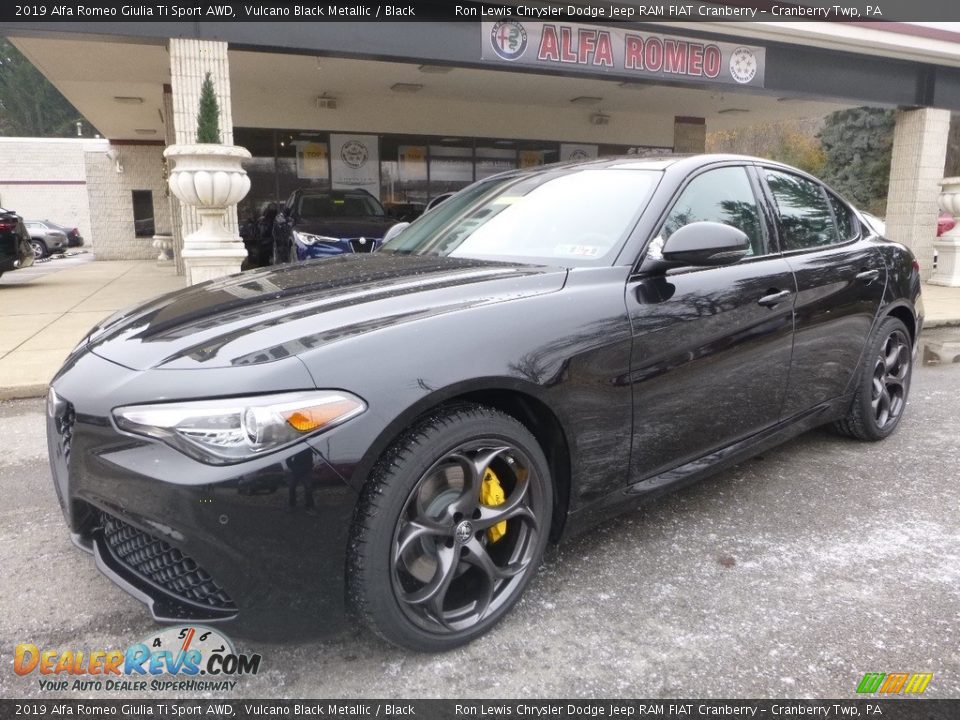 2019 Alfa Romeo Giulia Ti Sport AWD Vulcano Black Metallic / Black Photo #2