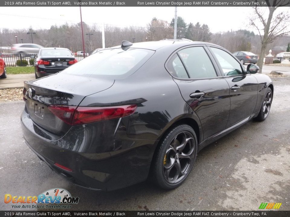 2019 Alfa Romeo Giulia Ti Sport AWD Vulcano Black Metallic / Black Photo #9