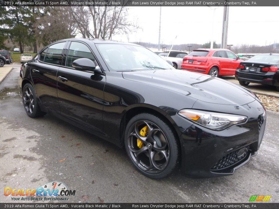 2019 Alfa Romeo Giulia Ti Sport AWD Vulcano Black Metallic / Black Photo #12