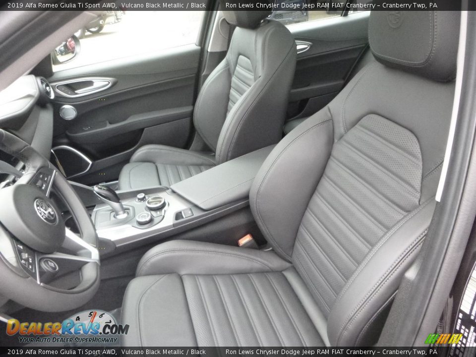 2019 Alfa Romeo Giulia Ti Sport AWD Vulcano Black Metallic / Black Photo #20