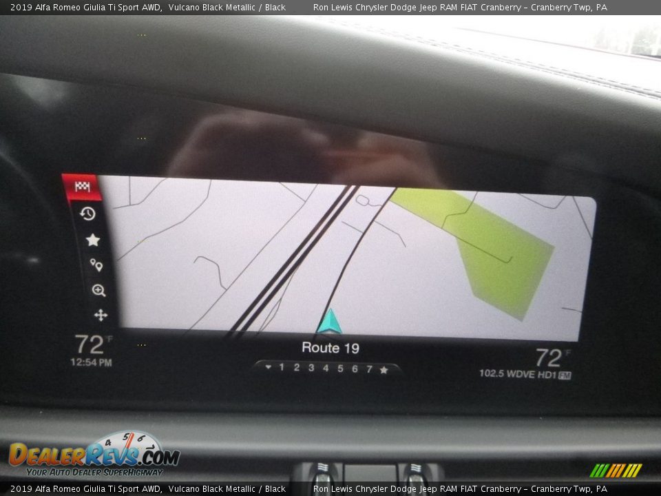 2019 Alfa Romeo Giulia Ti Sport AWD Vulcano Black Metallic / Black Photo #23