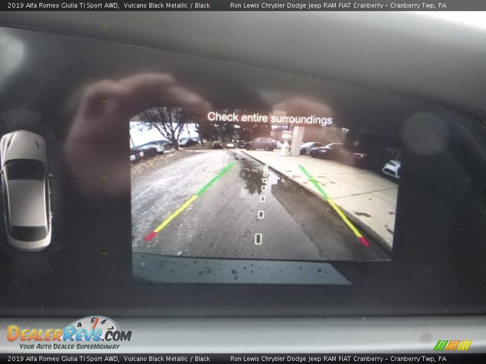 2019 Alfa Romeo Giulia Ti Sport AWD Vulcano Black Metallic / Black Photo #24