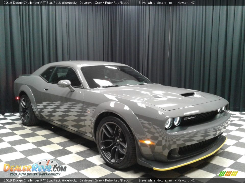 Destroyer Gray 2019 Dodge Challenger R/T Scat Pack Widebody Photo #4