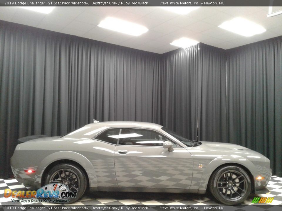 Destroyer Gray 2019 Dodge Challenger R/T Scat Pack Widebody Photo #5