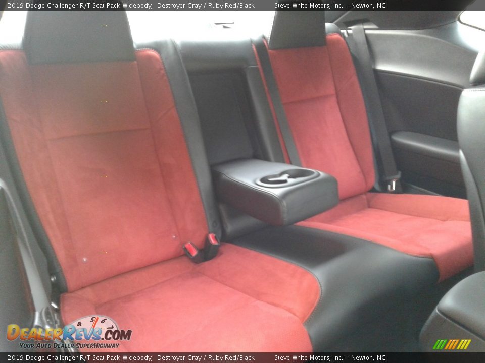 2019 Dodge Challenger R/T Scat Pack Widebody Destroyer Gray / Ruby Red/Black Photo #13