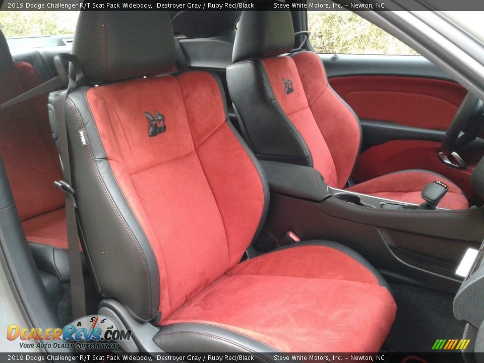 Front Seat of 2019 Dodge Challenger R/T Scat Pack Widebody Photo #14