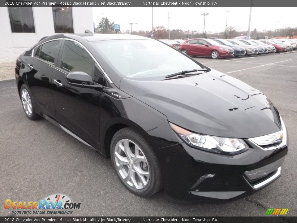 Front 3/4 View of 2018 Chevrolet Volt Premier Photo #7