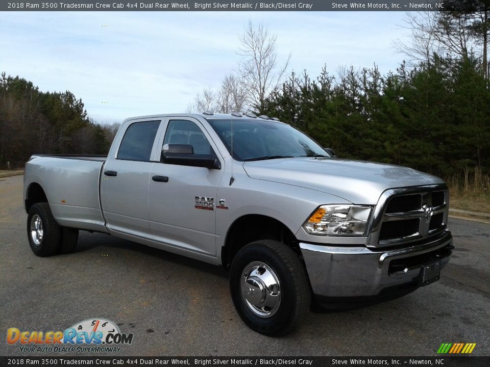 2018 Ram 3500 Tradesman Crew Cab 4x4 Dual Rear Wheel Bright Silver Metallic / Black/Diesel Gray Photo #4