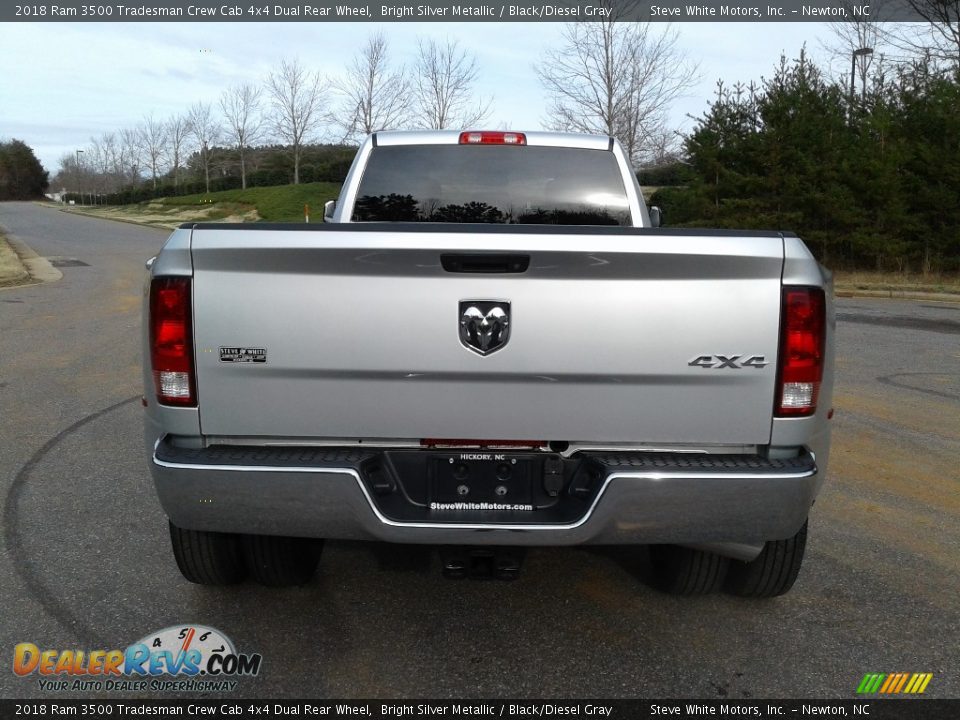 2018 Ram 3500 Tradesman Crew Cab 4x4 Dual Rear Wheel Bright Silver Metallic / Black/Diesel Gray Photo #7