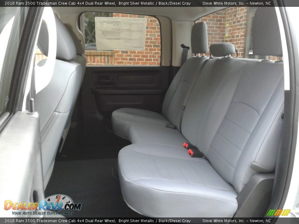 2018 Ram 3500 Tradesman Crew Cab 4x4 Dual Rear Wheel Bright Silver Metallic / Black/Diesel Gray Photo #11