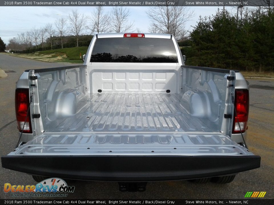 2018 Ram 3500 Tradesman Crew Cab 4x4 Dual Rear Wheel Bright Silver Metallic / Black/Diesel Gray Photo #12