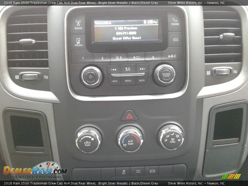 2018 Ram 3500 Tradesman Crew Cab 4x4 Dual Rear Wheel Bright Silver Metallic / Black/Diesel Gray Photo #18