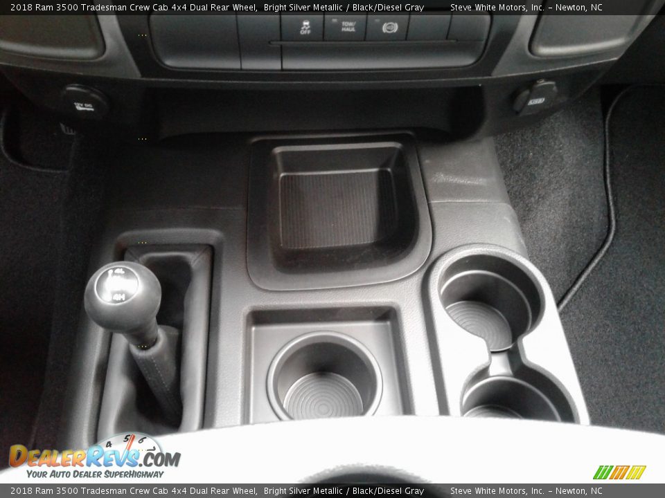 2018 Ram 3500 Tradesman Crew Cab 4x4 Dual Rear Wheel Bright Silver Metallic / Black/Diesel Gray Photo #22