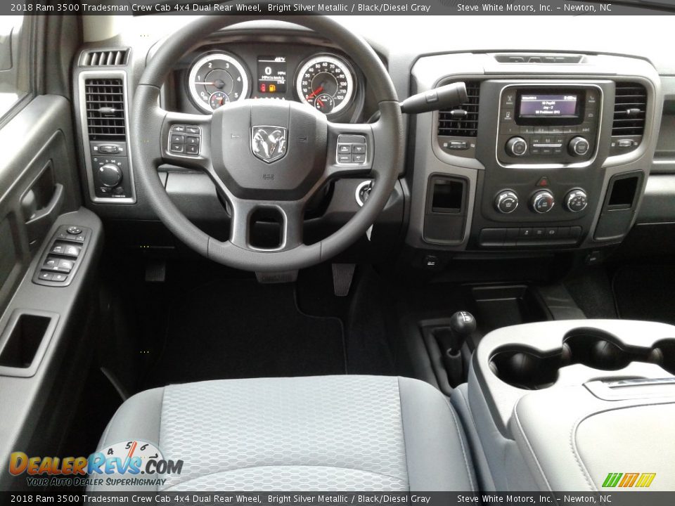 2018 Ram 3500 Tradesman Crew Cab 4x4 Dual Rear Wheel Bright Silver Metallic / Black/Diesel Gray Photo #24