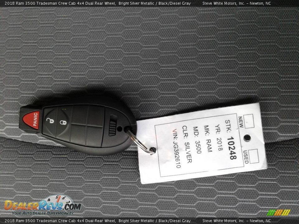 2018 Ram 3500 Tradesman Crew Cab 4x4 Dual Rear Wheel Bright Silver Metallic / Black/Diesel Gray Photo #25