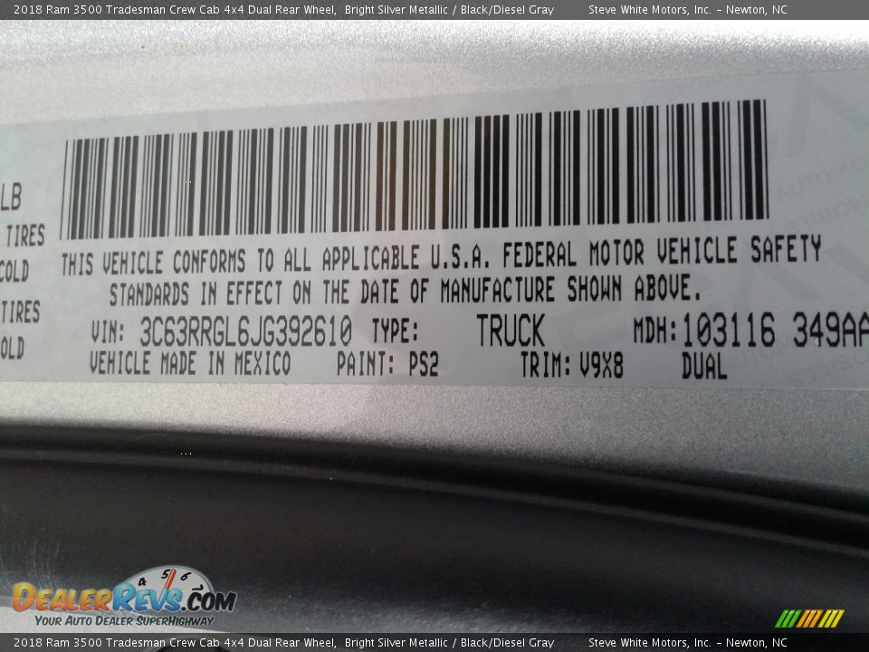 2018 Ram 3500 Tradesman Crew Cab 4x4 Dual Rear Wheel Bright Silver Metallic / Black/Diesel Gray Photo #27