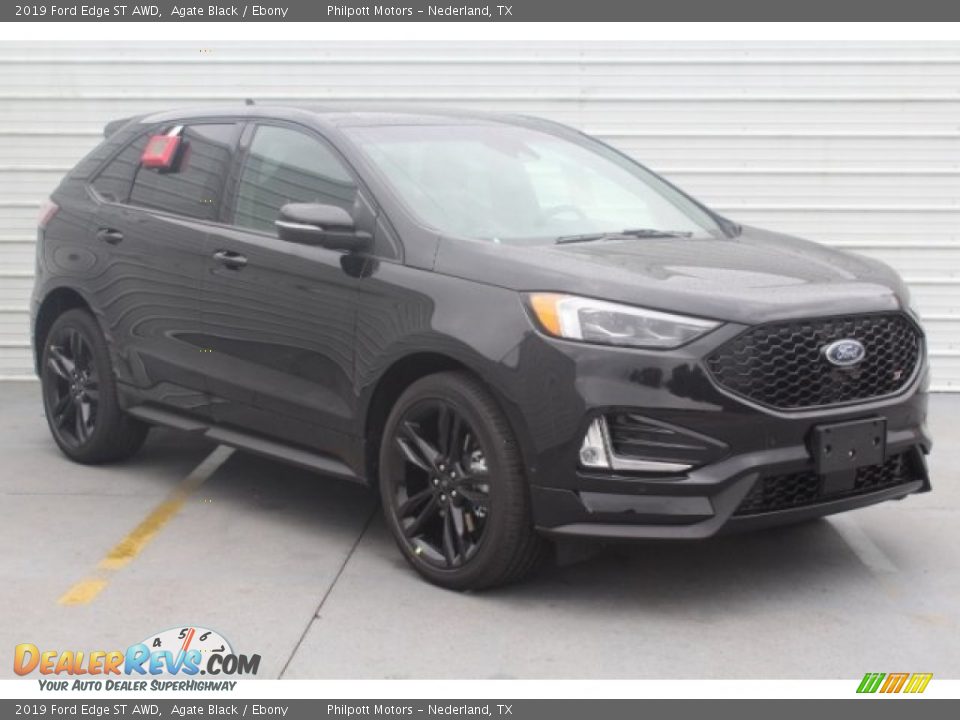 Front 3/4 View of 2019 Ford Edge ST AWD Photo #2