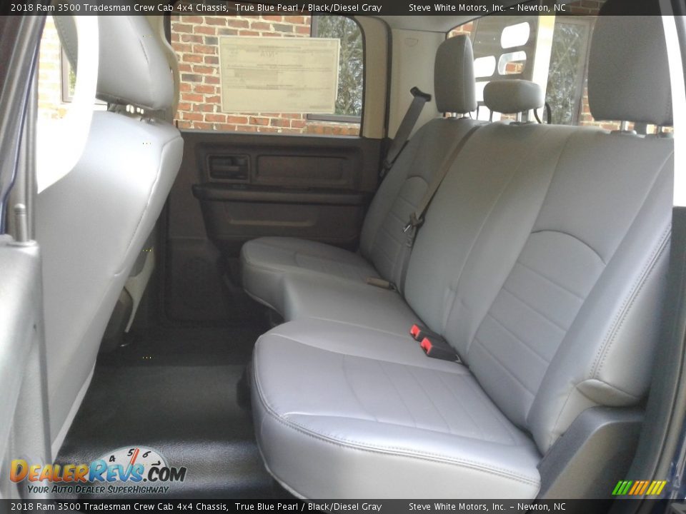 2018 Ram 3500 Tradesman Crew Cab 4x4 Chassis True Blue Pearl / Black/Diesel Gray Photo #11