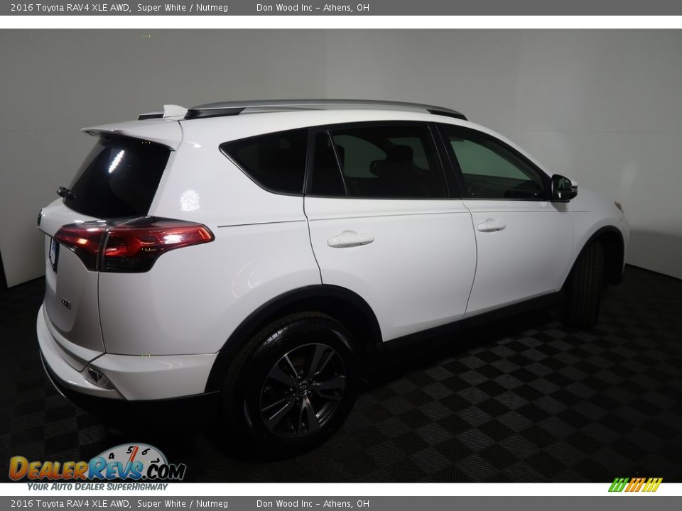 2016 Toyota RAV4 XLE AWD Super White / Nutmeg Photo #14