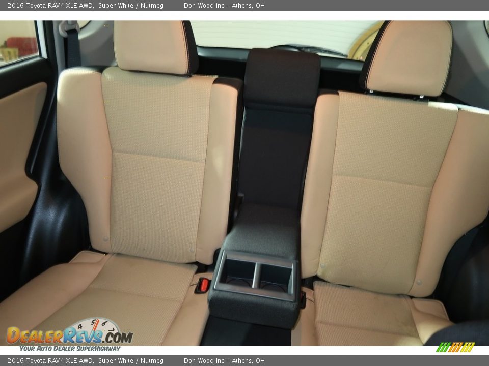 2016 Toyota RAV4 XLE AWD Super White / Nutmeg Photo #27